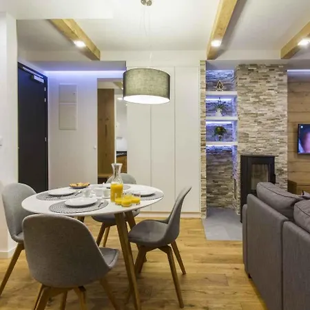 Spiacy Rycerz Apartman *